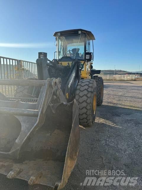 Komatsu WA 200 PZ-6 Incarcator pe pneuri