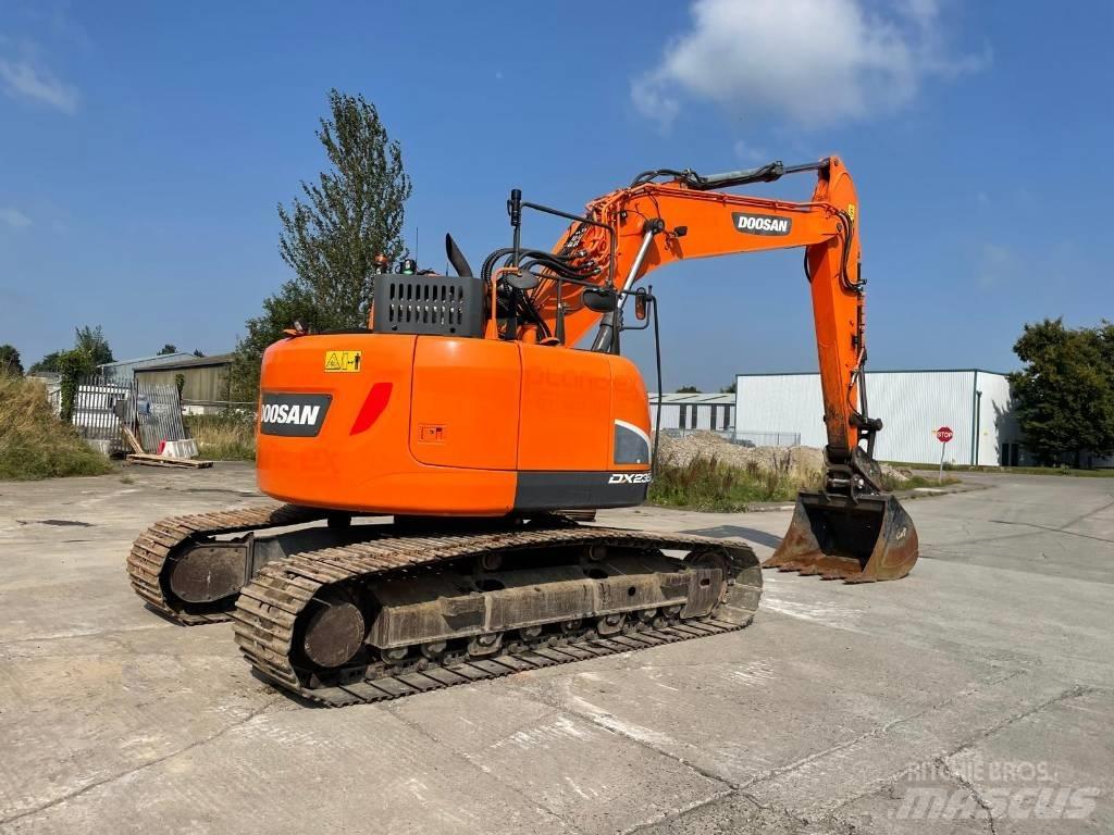 Doosan DX 235 LCR-5 Excavatoare pe șenile

