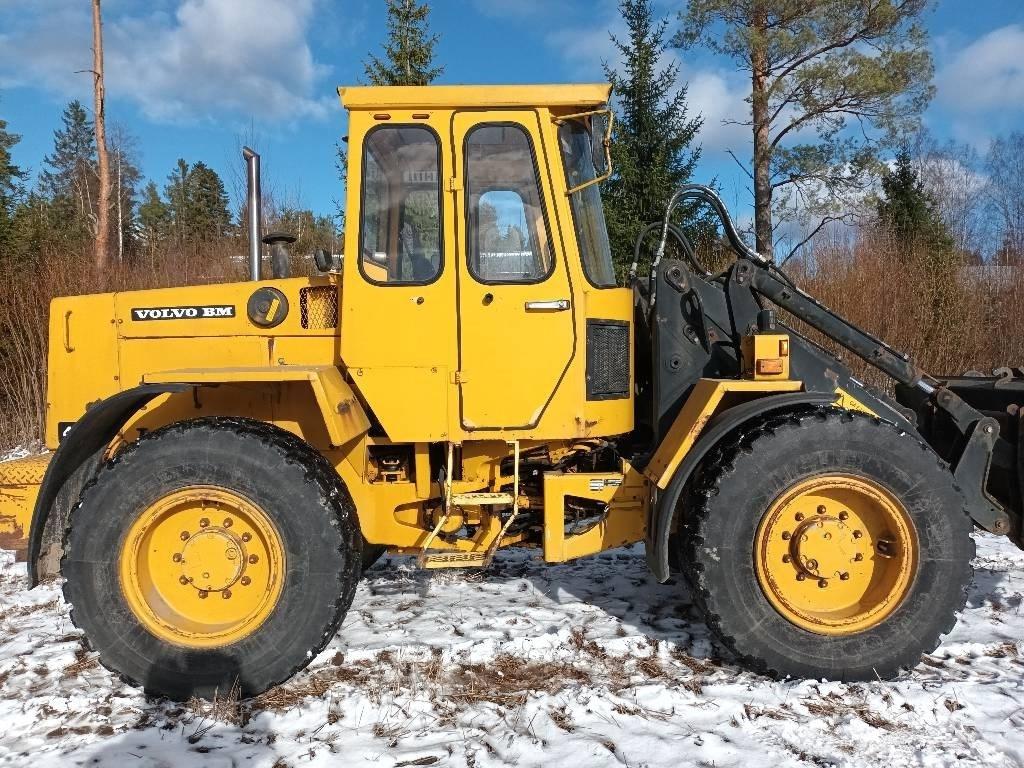 Volvo BM 4200 Incarcator pe pneuri