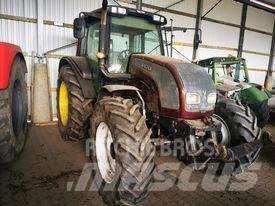 Valtra N121    hook Cabine si interior