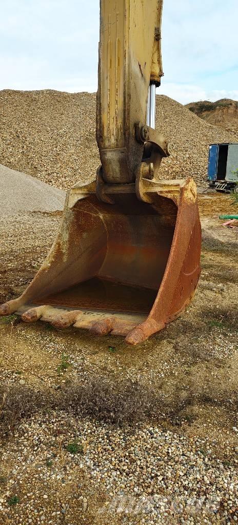 Komatsu PC 600 LC-7K Excavatoare pe șenile
