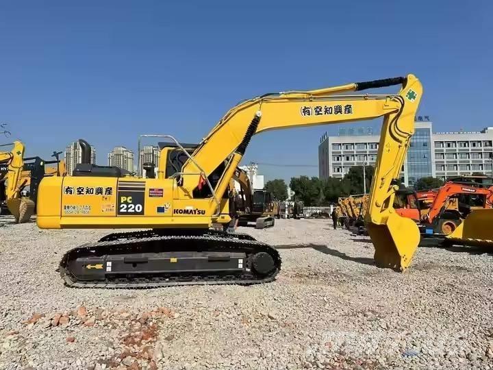 Komatsu PC 220 Excavatoare pe șenile
