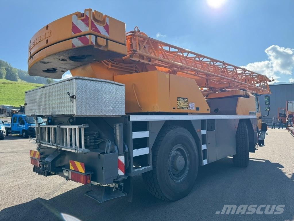 Liebherr LTM 1030-2 Macara pentru orice teren