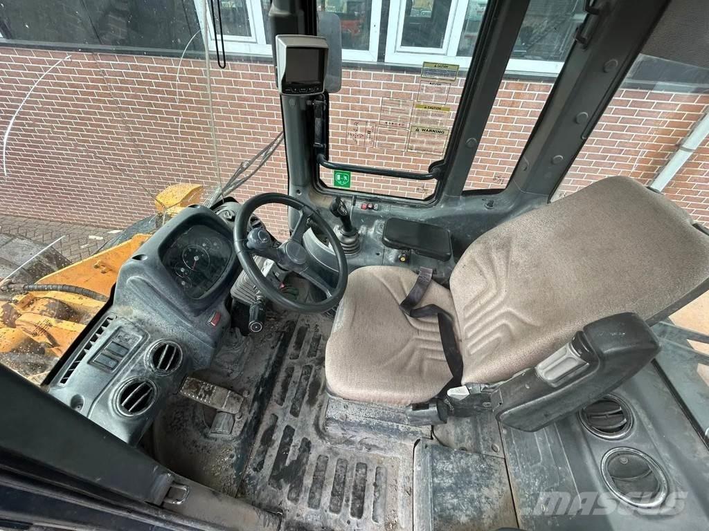 Hyundai HL 740-9A Incarcator pe pneuri
