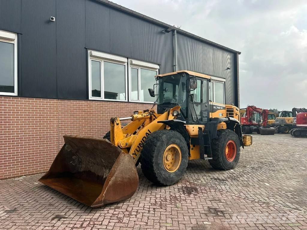 Hyundai HL 740-9A Incarcator pe pneuri