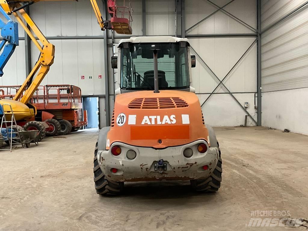 Atlas 80 Incarcator pe pneuri