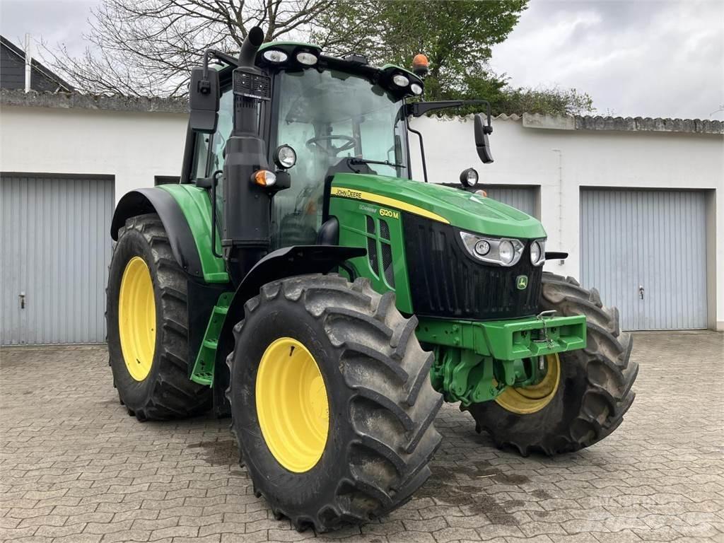 John Deere 6120M Tractoare