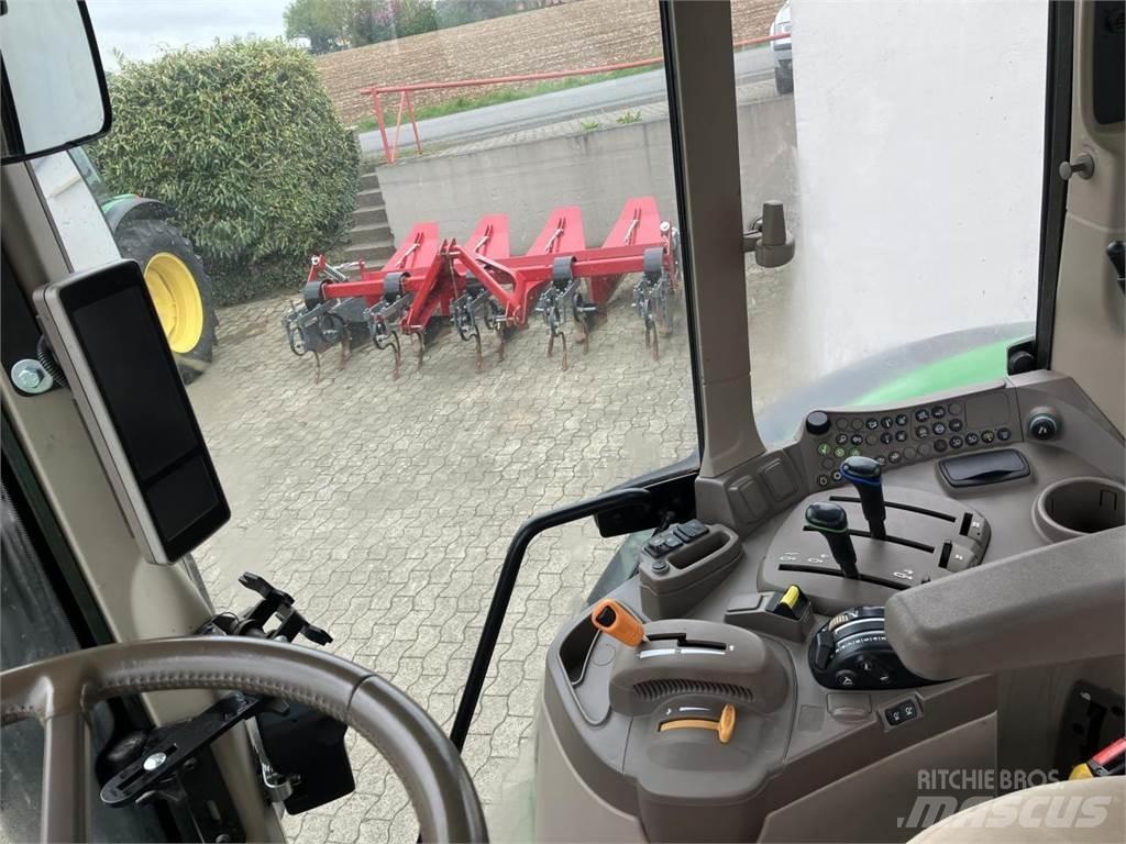John Deere 6120M Tractoare