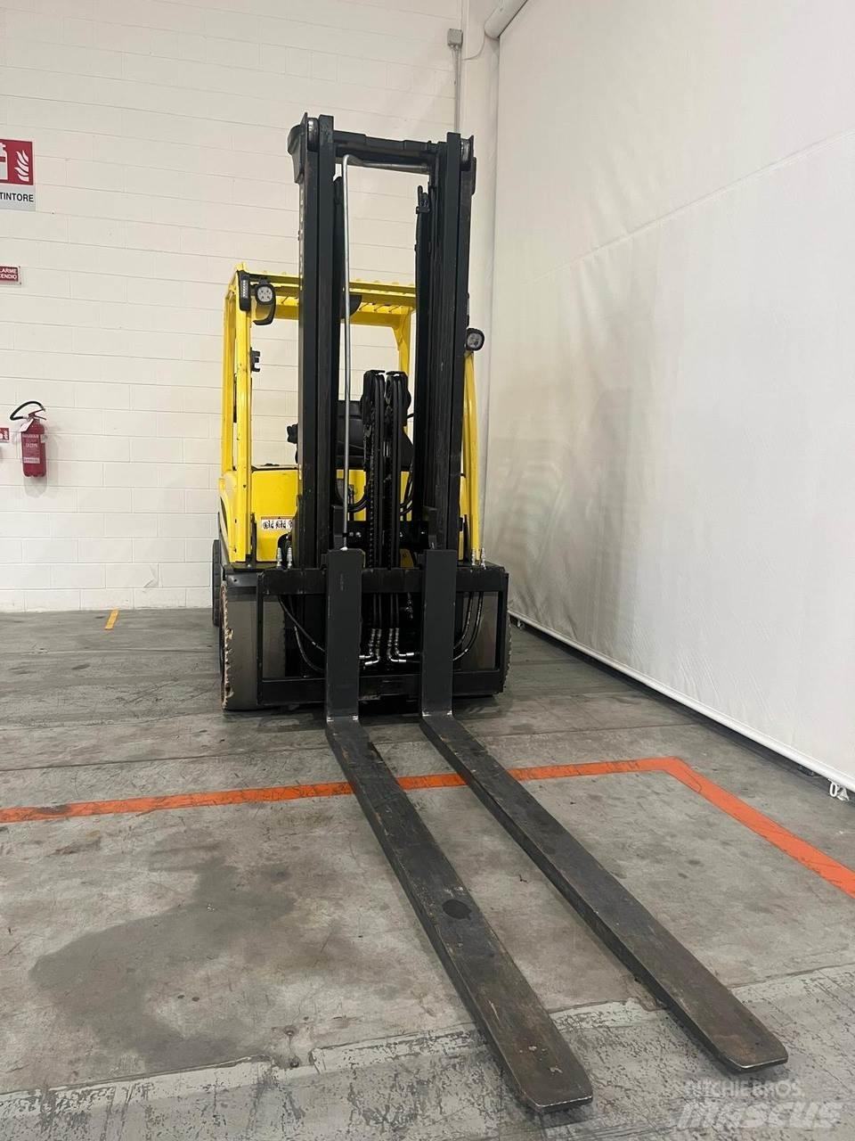 Hyster J5.5XN6 Stivuitor electric