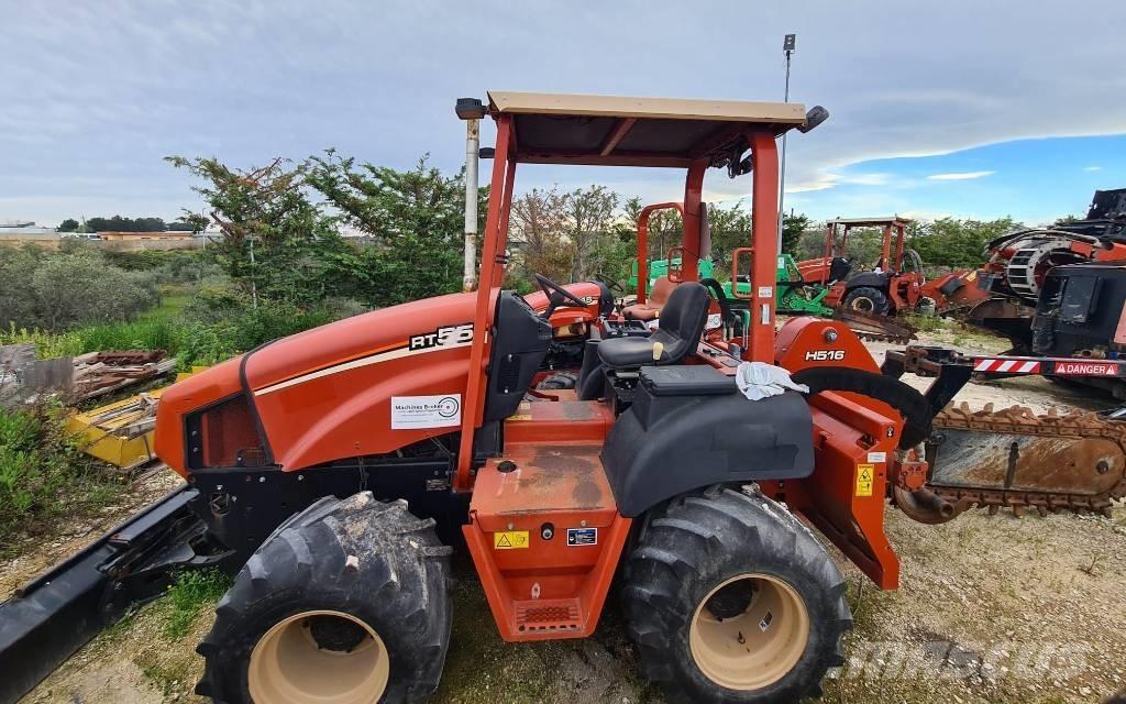 Ditch Witch RT 55 Excavatoare de santuri