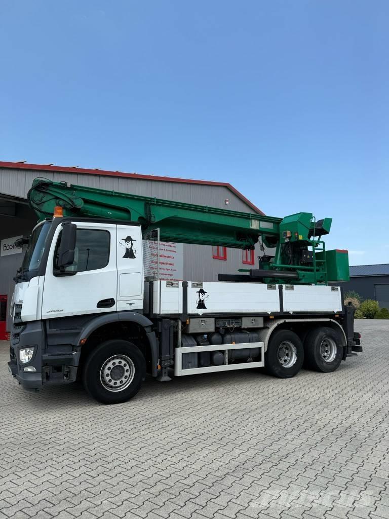 Mercedes-Benz 2643 Macara teren accidentat