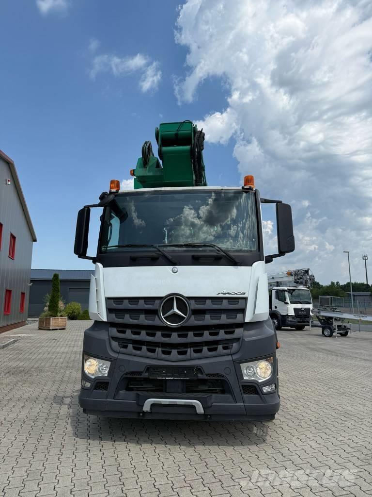 Mercedes-Benz 2643 Macara teren accidentat