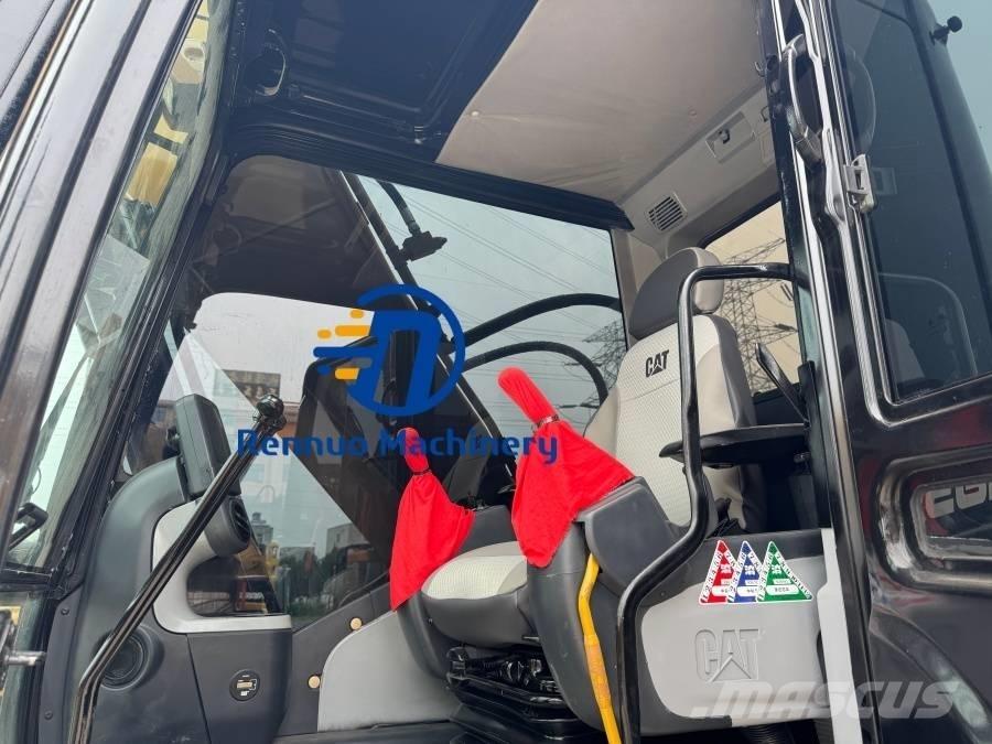 CAT 320D2 Excavatoare pe șenile
