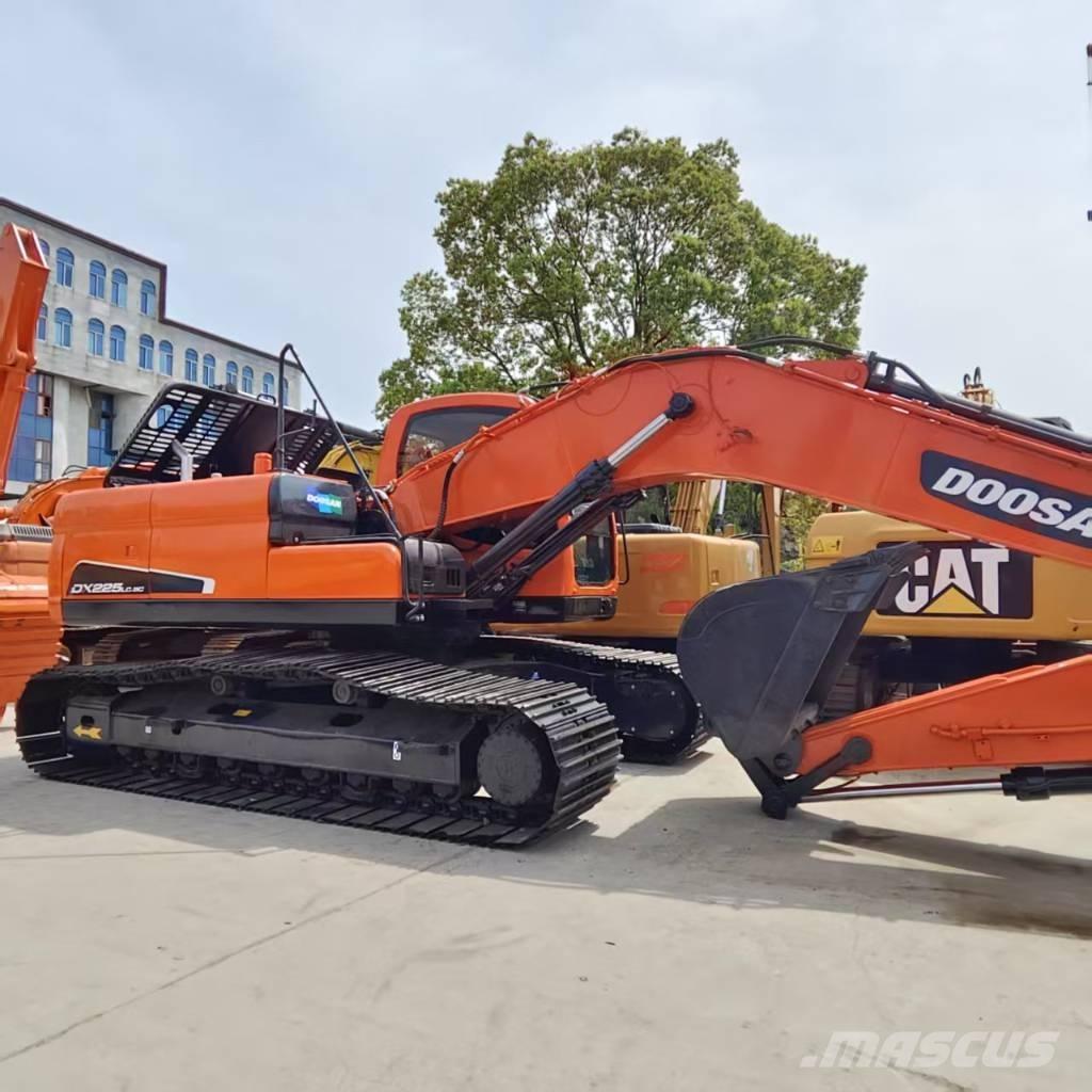 Doosan DX 225 Excavatoare pe șenile
