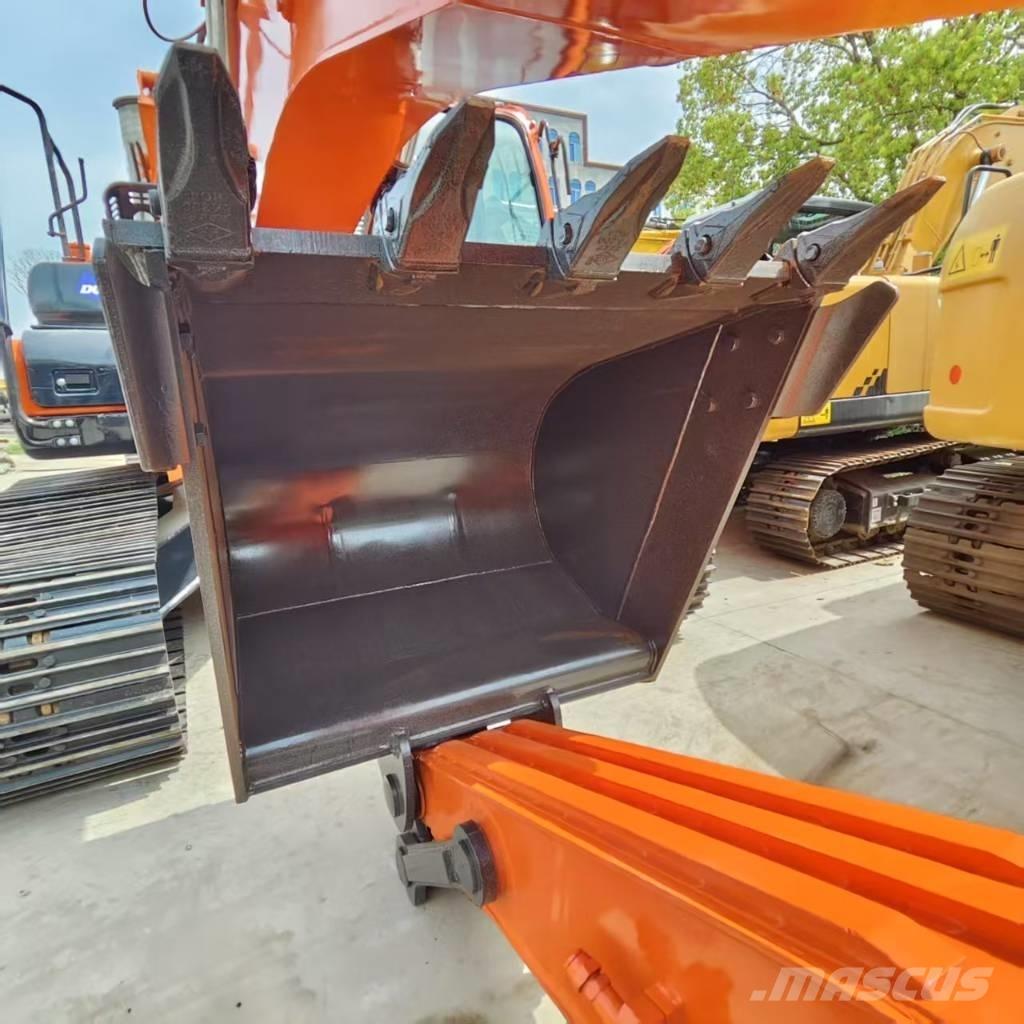 Doosan DX 225 Excavatoare pe șenile
