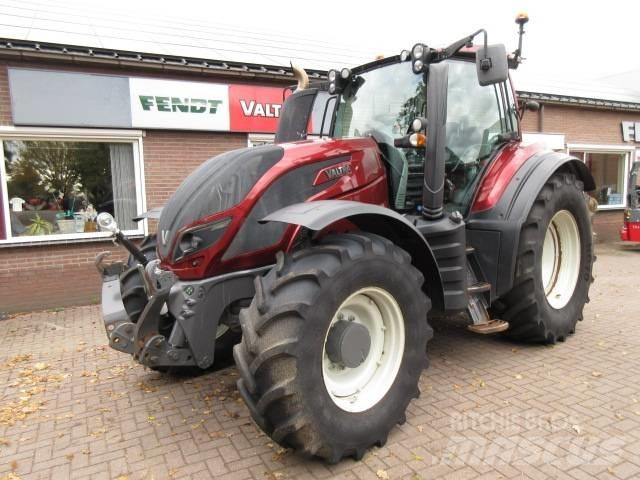 Valtra T154 VERSU Tractoare