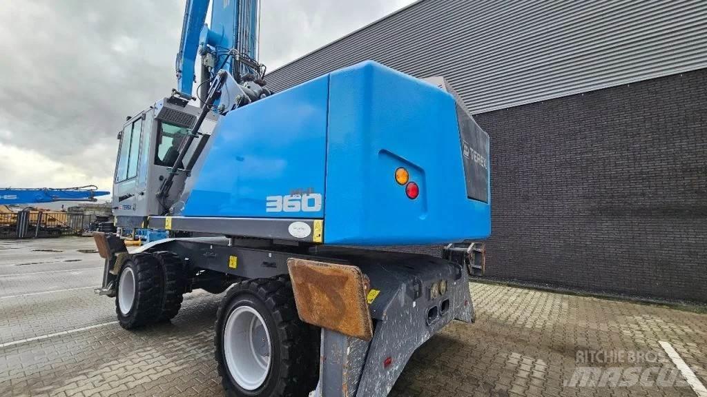 Fuchs MHL360 Paleta de manipulare