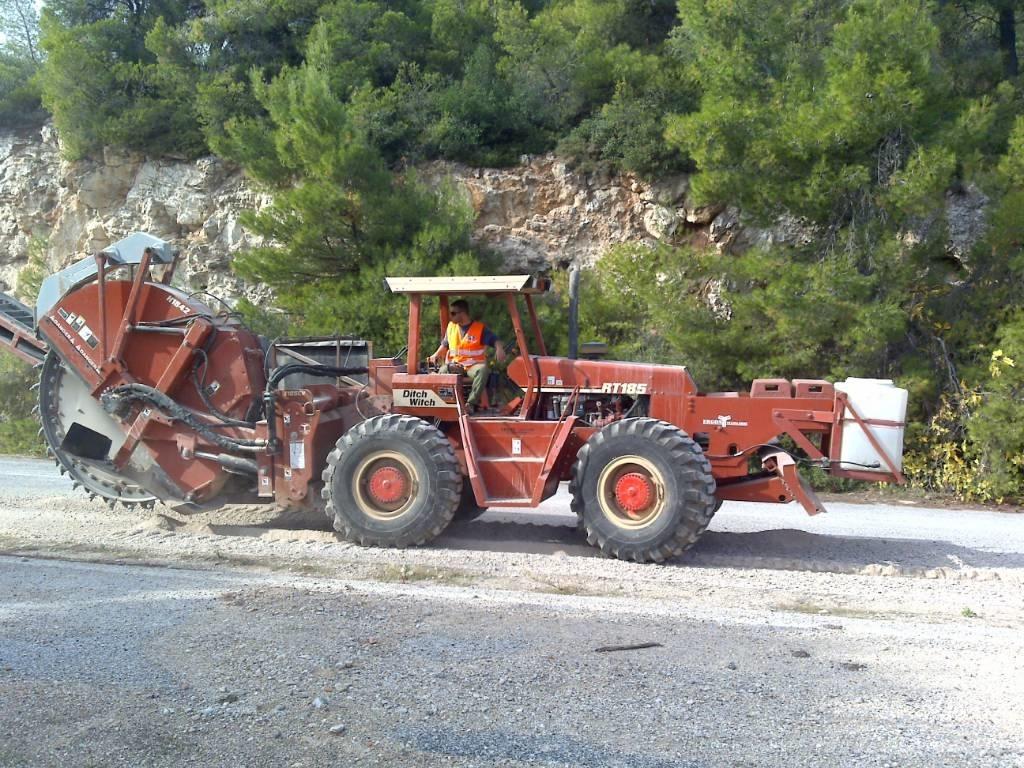 Ditch Witch RT 185 Excavatoare de santuri