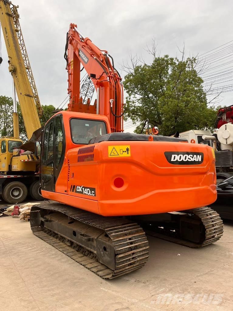 Doosan DX 140 LC Excavatoare pe șenile
