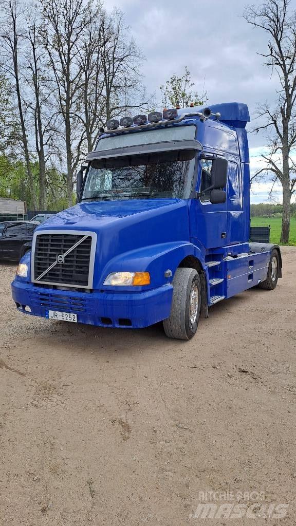 Volvo NH 12 Autotractoare