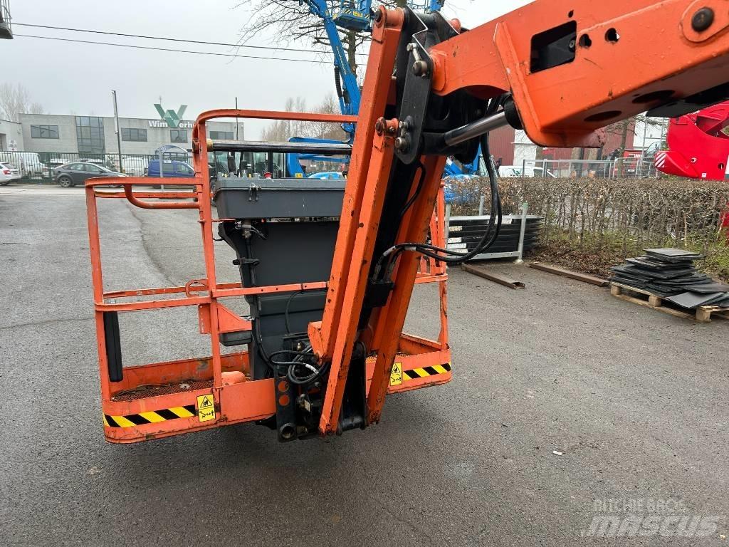 JLG 520 AJ Nacele cu brat articulat