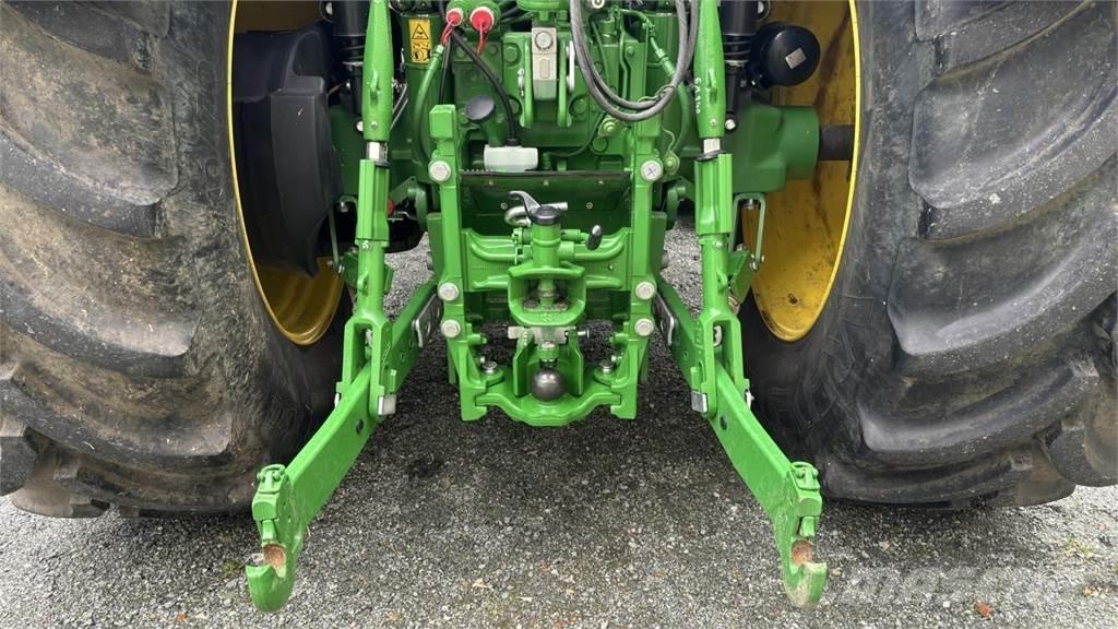 John Deere 6M240 Tractoare