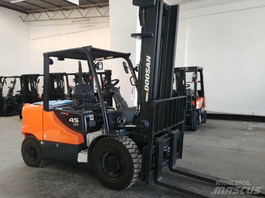 Doosan D45 SC-5 Stivuitor diesel