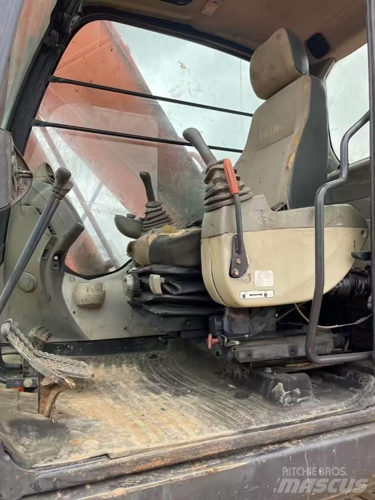 Hitachi ZX 200 Excavator amfibiu