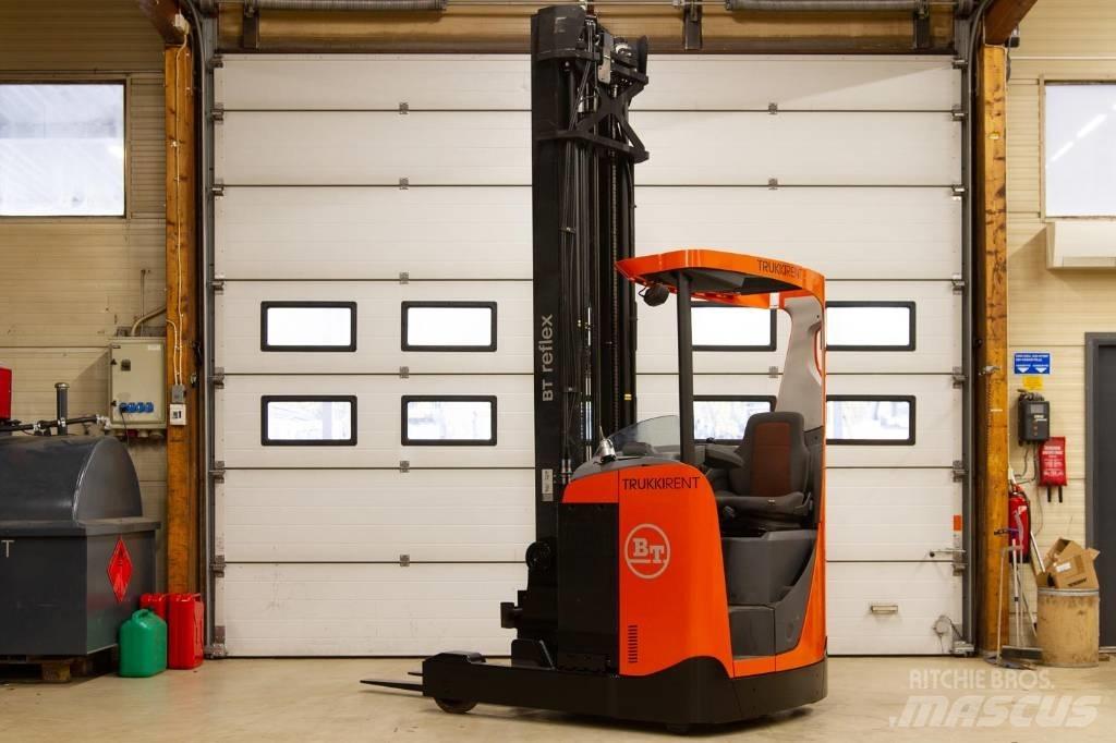 BT RR E 160 Stivuitor cu catarg retractabil