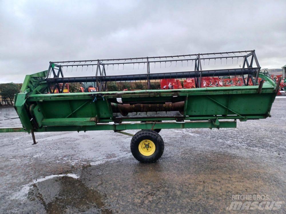 John Deere 1000 Cultivatoare