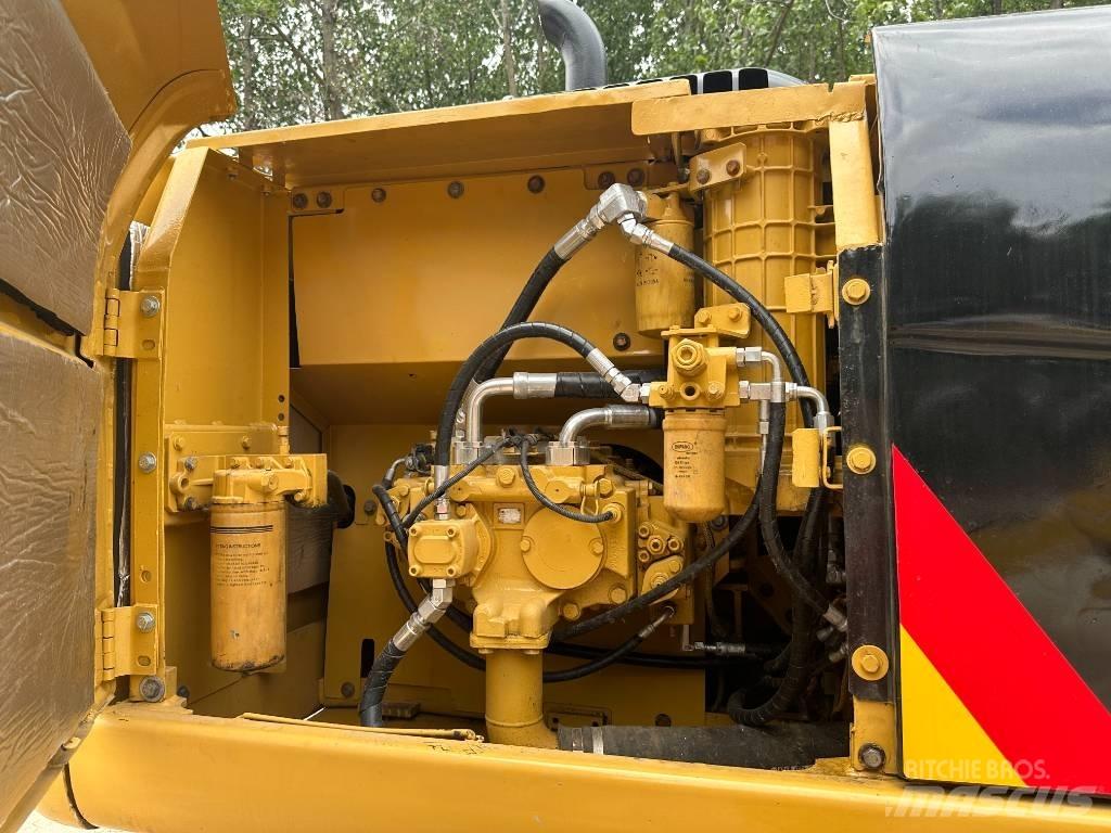 CAT 320D Excavatoare pe șenile
