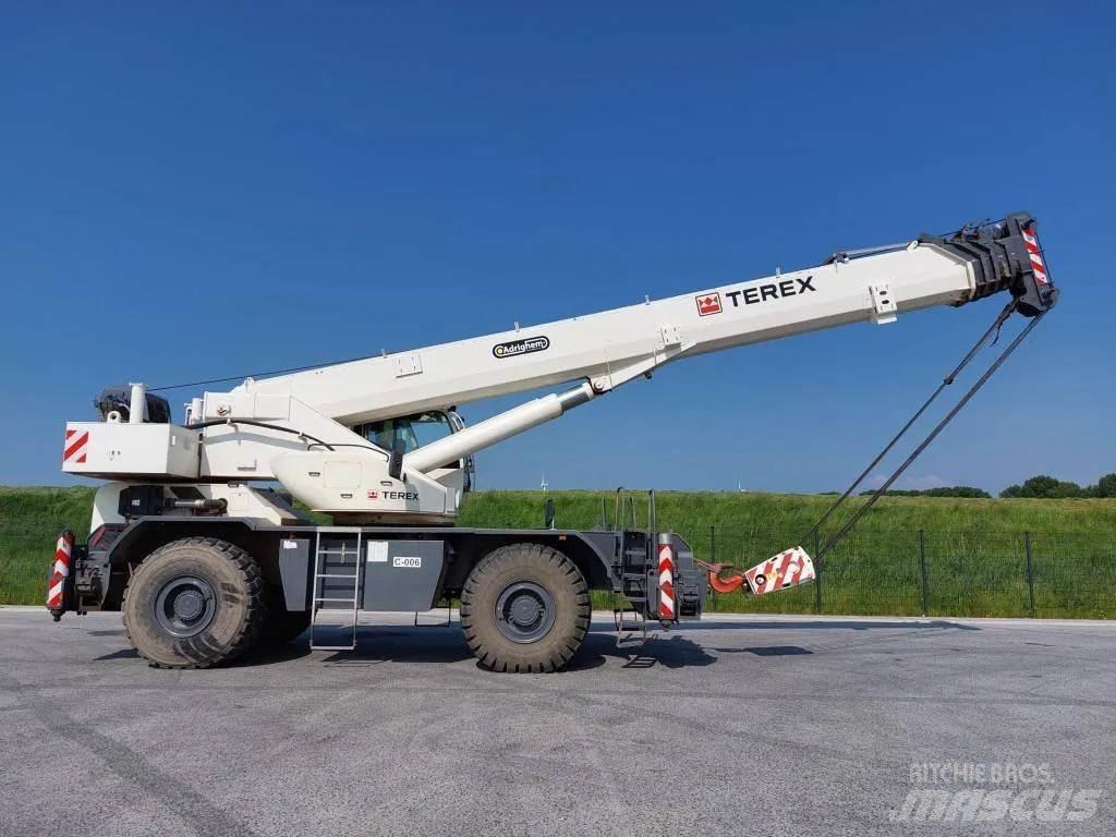 Terex RT90 Macara teren accidentat