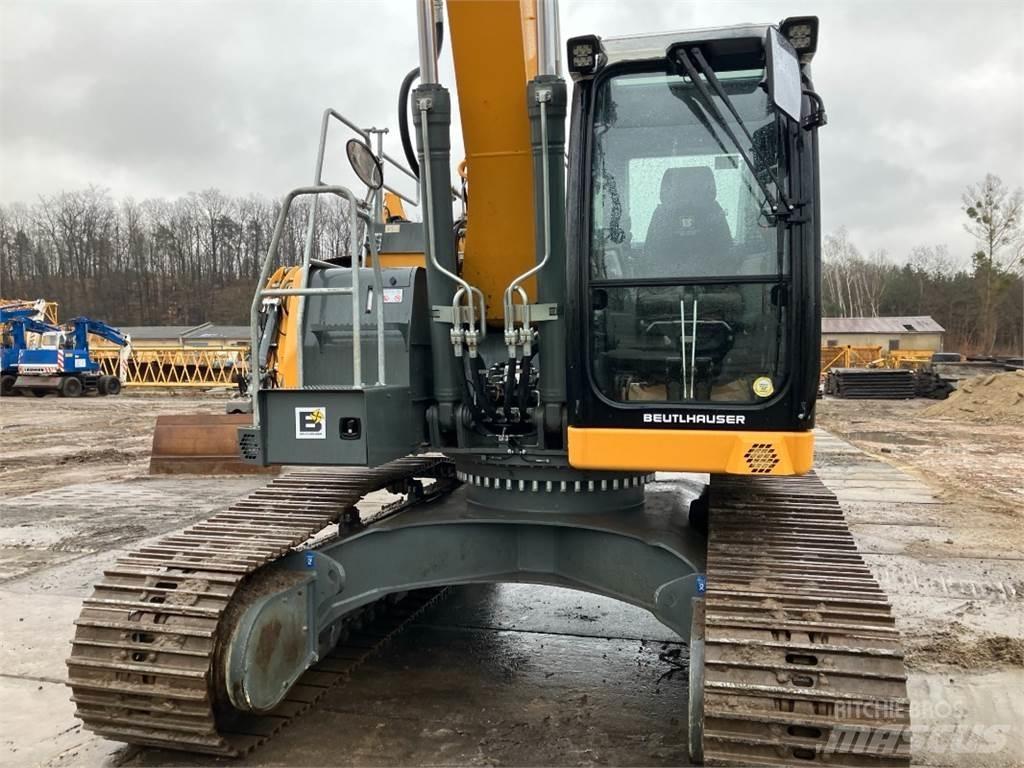 Liebherr R924 Excavatoare pe șenile
