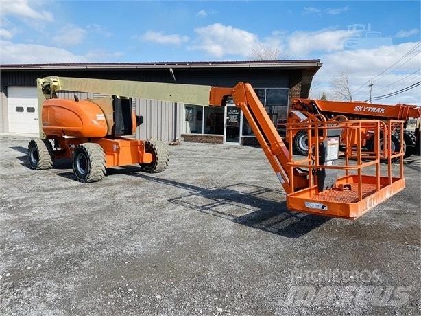 JLG 800 AJ Nacele cu brat articulat