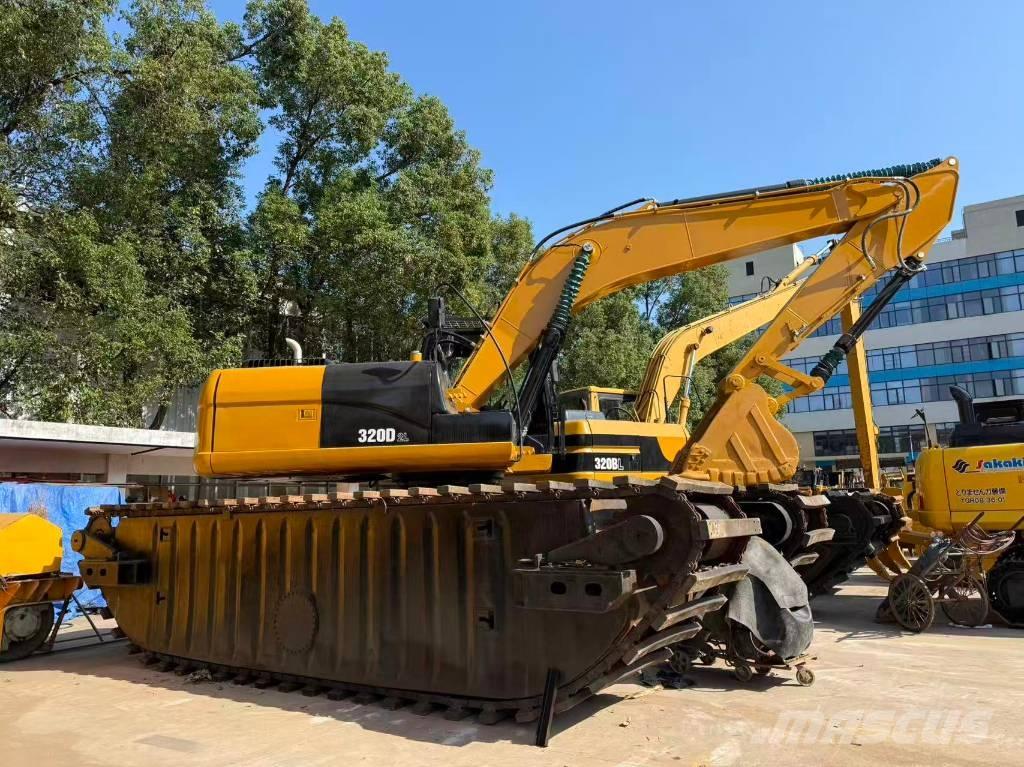 CAT 320 D2 Excavator amfibiu