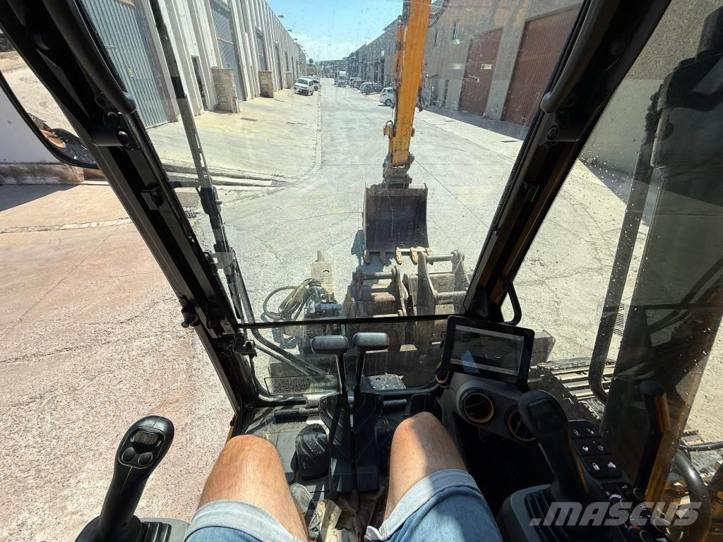JCB 131 X LCD Excavatoare pe șenile
