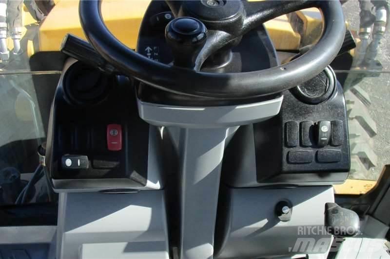 CAT 428F Buldoexcavatoare