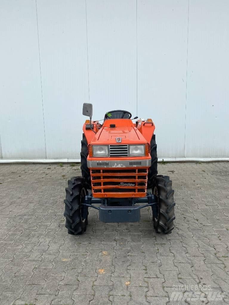Kubota L1-225 Tractoare compacte