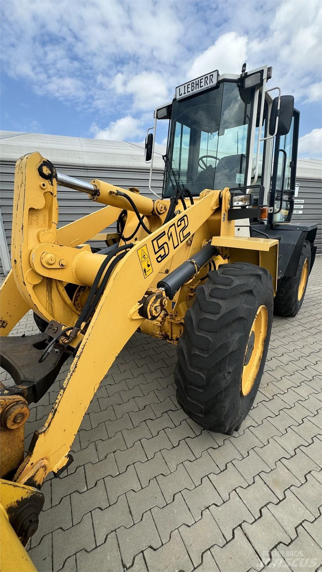 Liebherr 512 Incarcator pe pneuri
