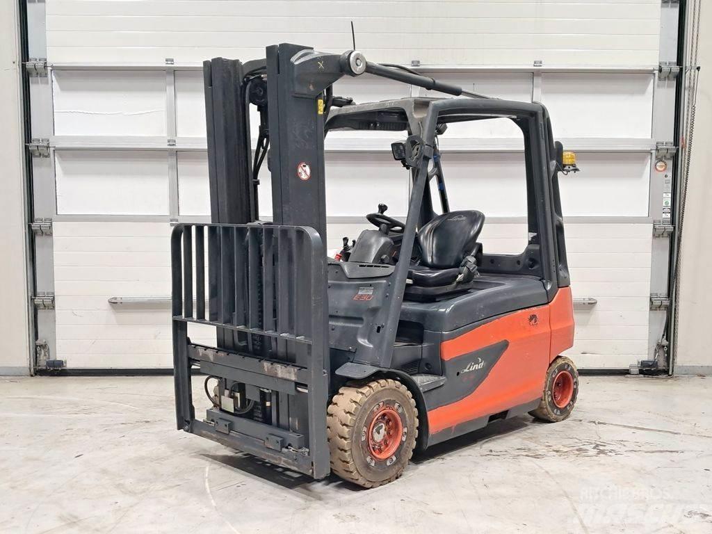 Linde E30L-01 Stivuitor electric
