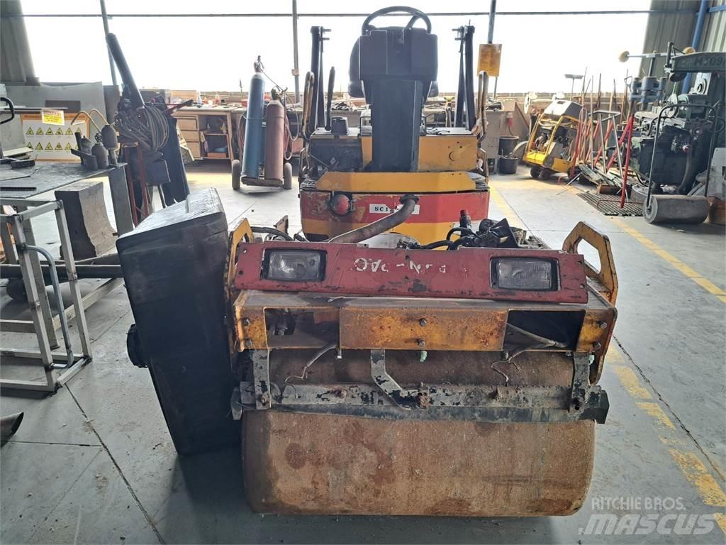 Dynapac CC102 Utilaje construcții - Altele