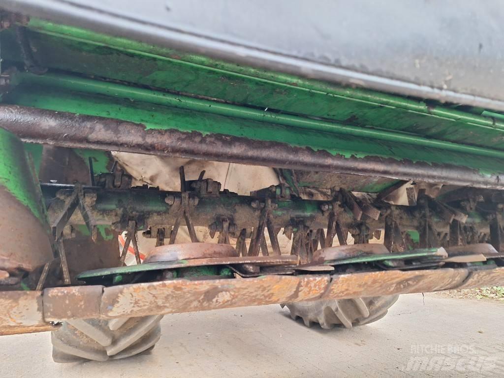 John Deere 131 Cositoare de iarba cu umidificator