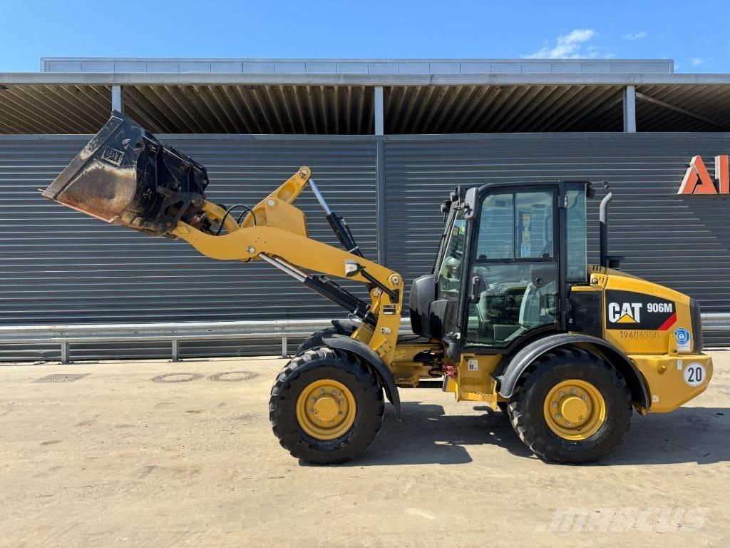 CAT 906M Incarcator pe pneuri