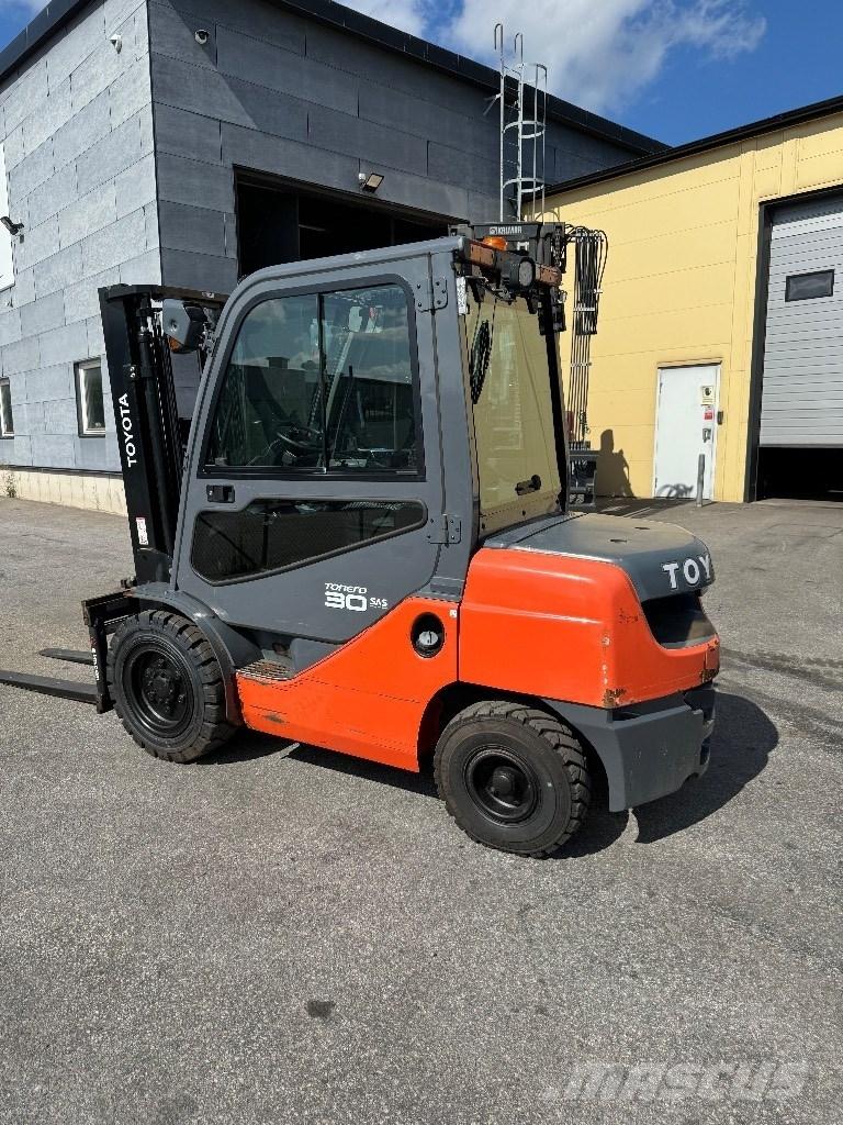 Toyota 02-8FDF30 Stivuitor diesel