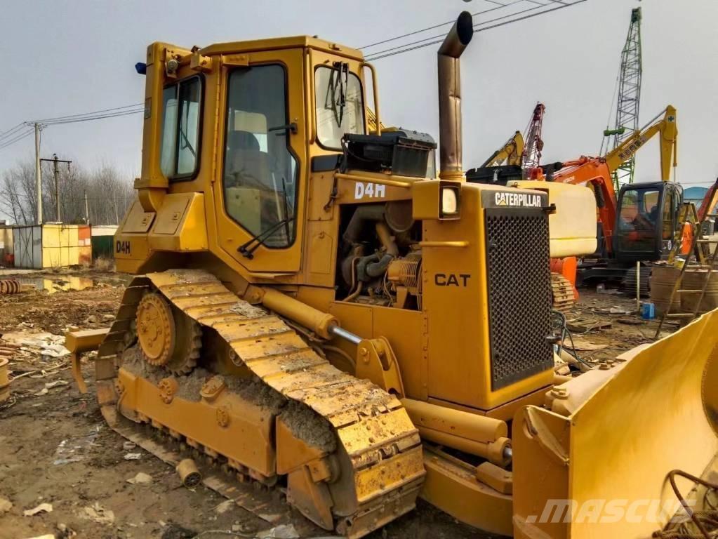 CAT D4H Buldozere pe senile
