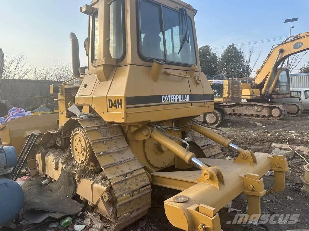 CAT D4H Buldozere pe senile