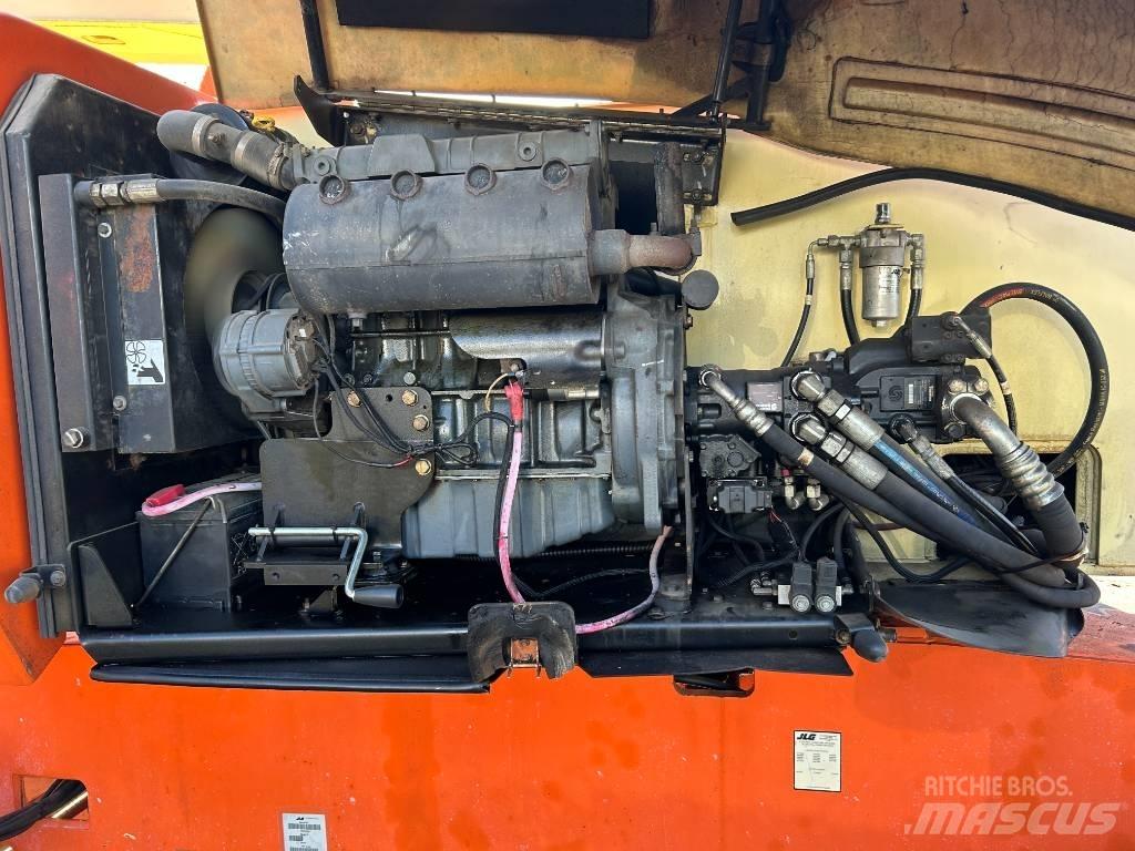 JLG 800 AJ Nacele cu brat articulat