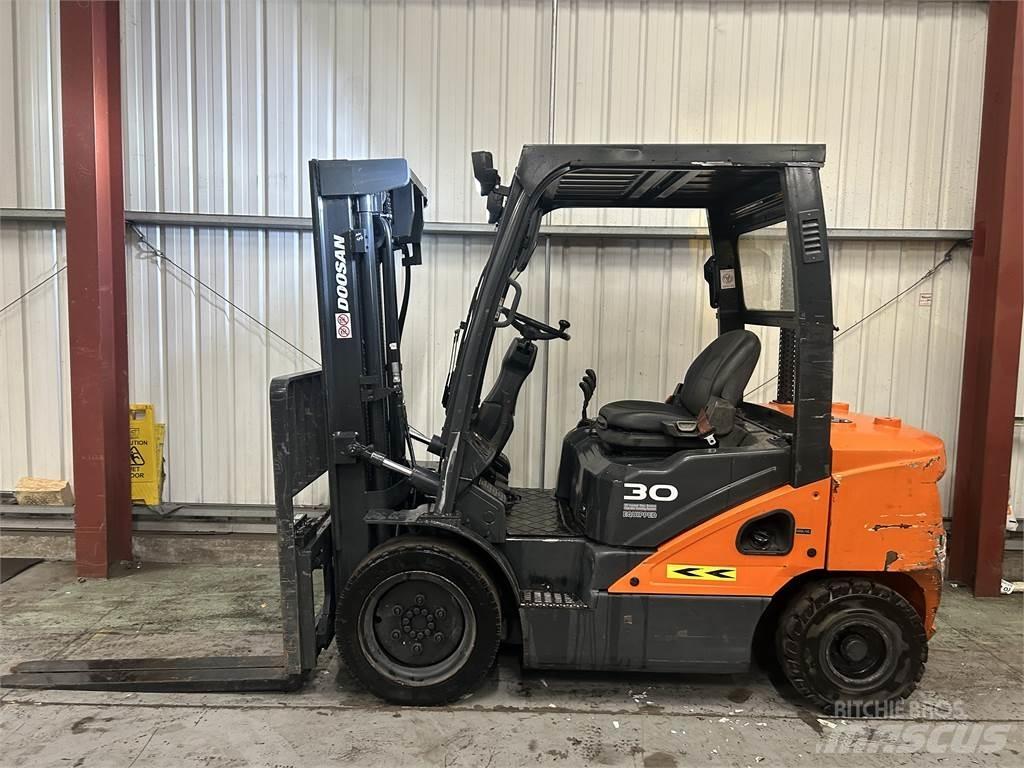 Doosan D30S-5 Stivuitor diesel