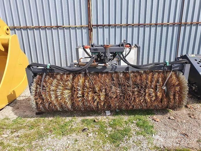 CAT BA 25 Perii