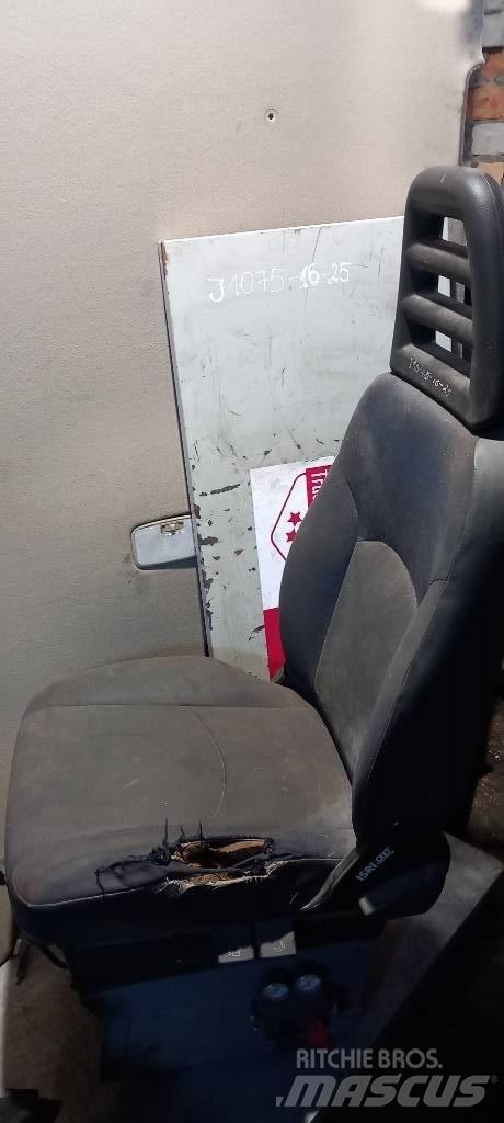 Iveco Daily.     3802247 Cabine si interior